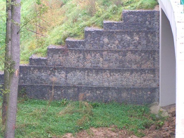 KRIDLA MOSTU RAKOVNIK 2005.JPG